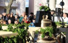 Bénédiction des cloches St-Joseph-Le Bienveillant Montigny-Voisins le 19 mars 2023 Chariot et décoration de la cloche