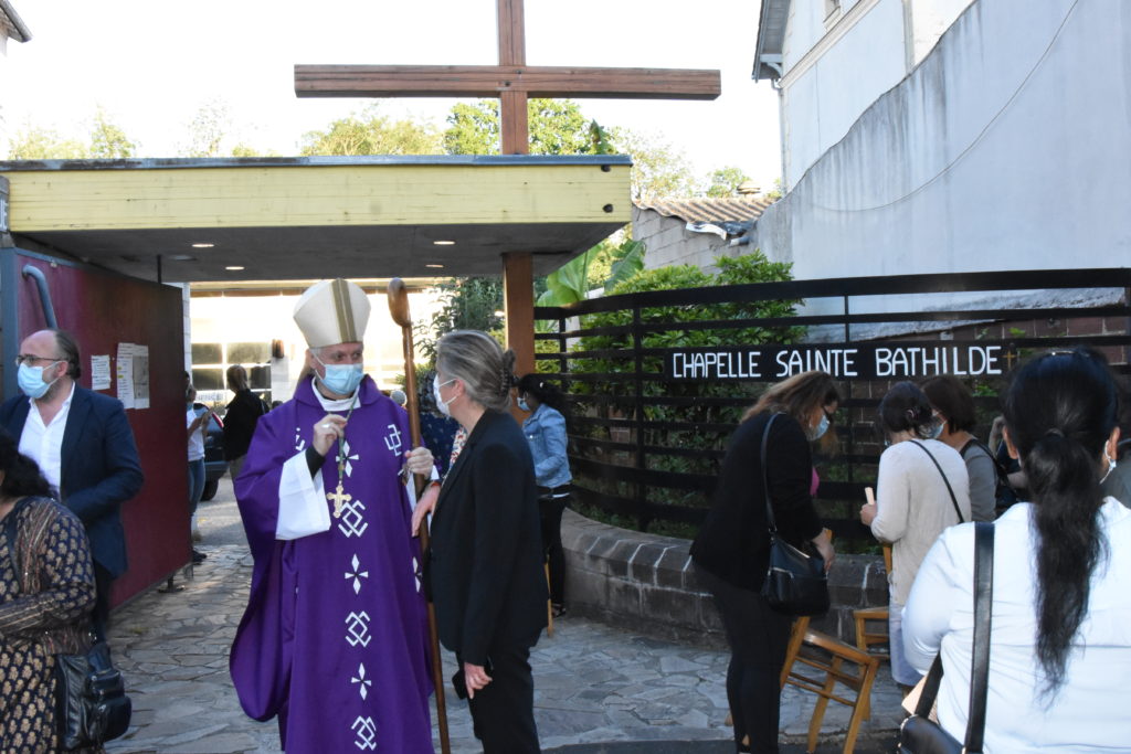 Mgr Nahmias et Alice Fabre, directrice des Chantiers du Cardinal