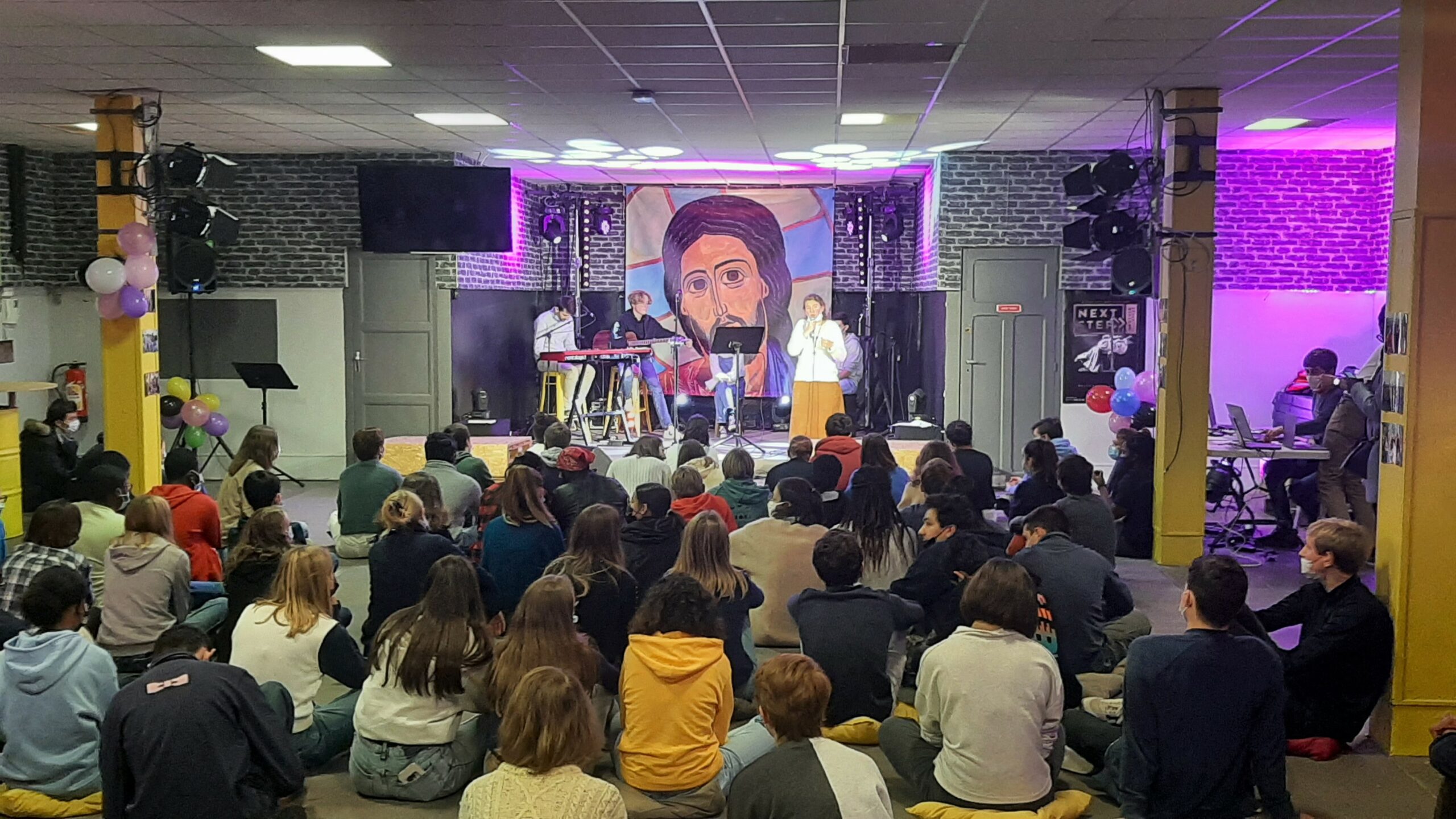 St Louis de Vincennes soirée de louanges jeunes