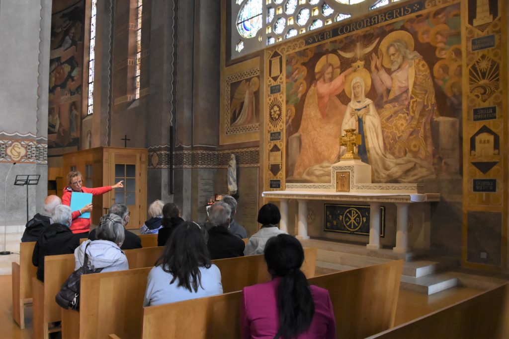 Fresque de la Vierge couronnée par la Trinité