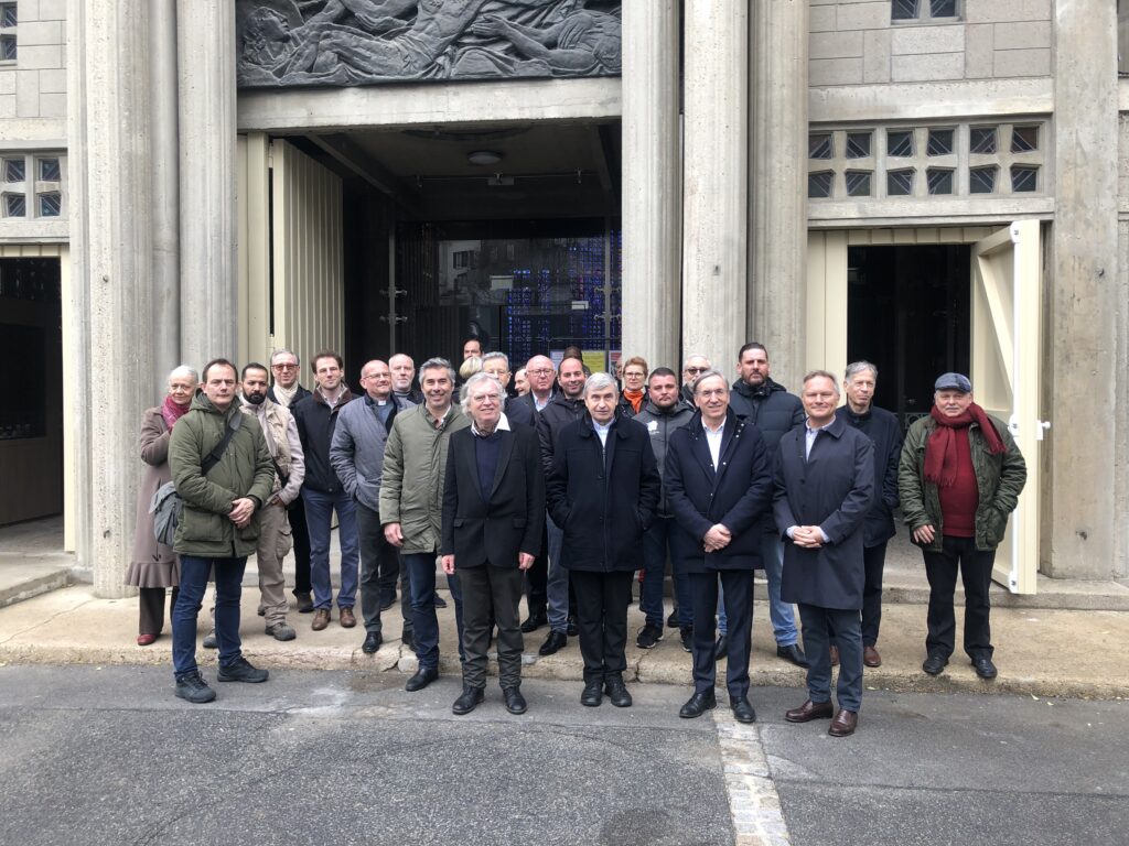 Réception des travaux ND Raincy 13 mars 2023 en présence de Mgr Delannoy- Les 24 (architectes, entreprises intervenantes et financeurs