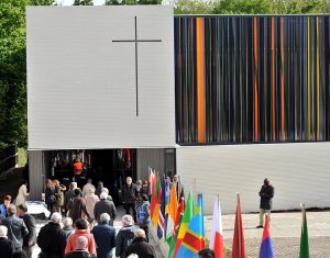 5 mai 2019, les paroissiens se pressent pour laconsécration de l'église Saint-Joseph Montigny-lès-Cormeilles.