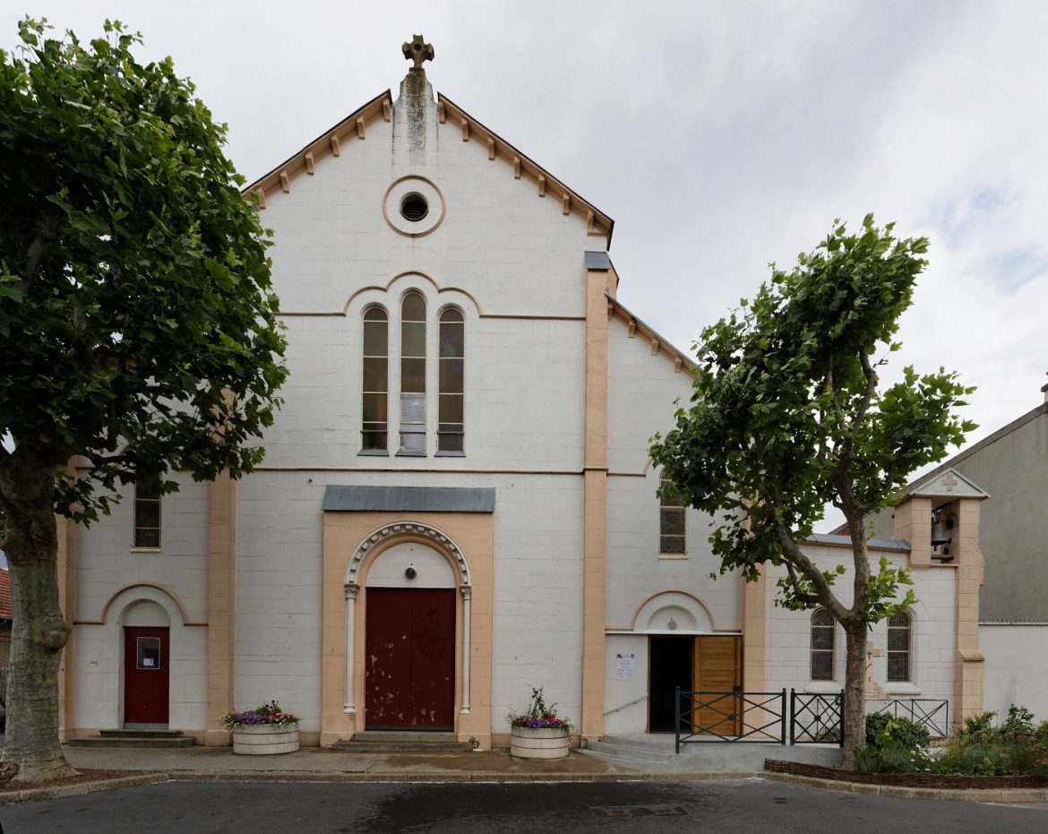 Église Saint-Joseph-des-Quatre-Routes extérieur