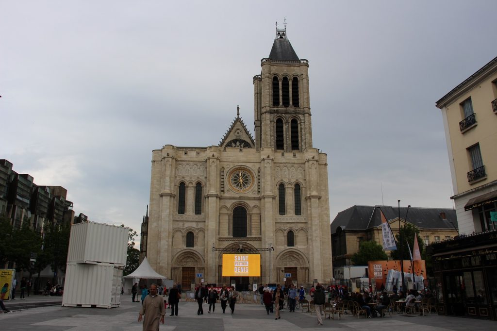 Façade de la basilique Saint-Denis