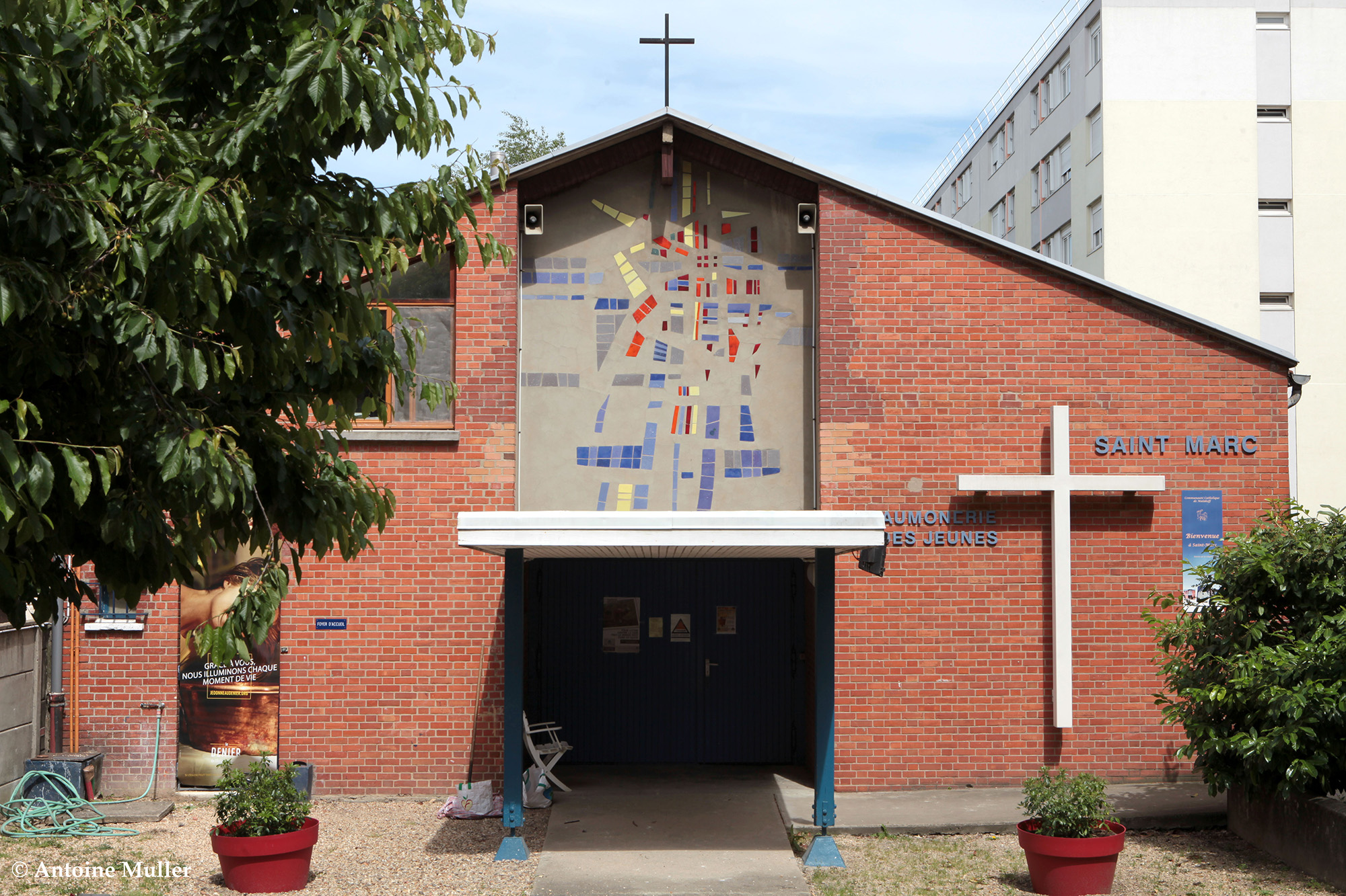 Façade avant de la Chapelle Saint-Marc