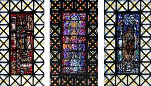 Trois des grands vitraux de l'église de Boulogne-Billancourt