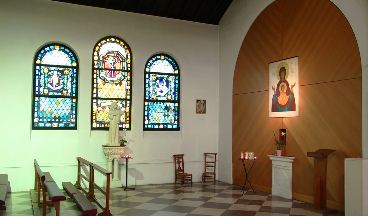 Vitraux de l'église restaurés lors d'une phase de travaux plus d'anciens.