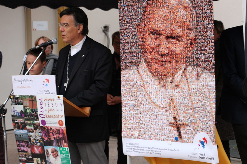 Mgr Michel Aupetit inaugure le centre paroissial Saint Jean-Paul II