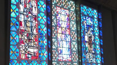 Ste Thérèse à Boulogne : les paroissiens investis pour la rénovation des vitraux