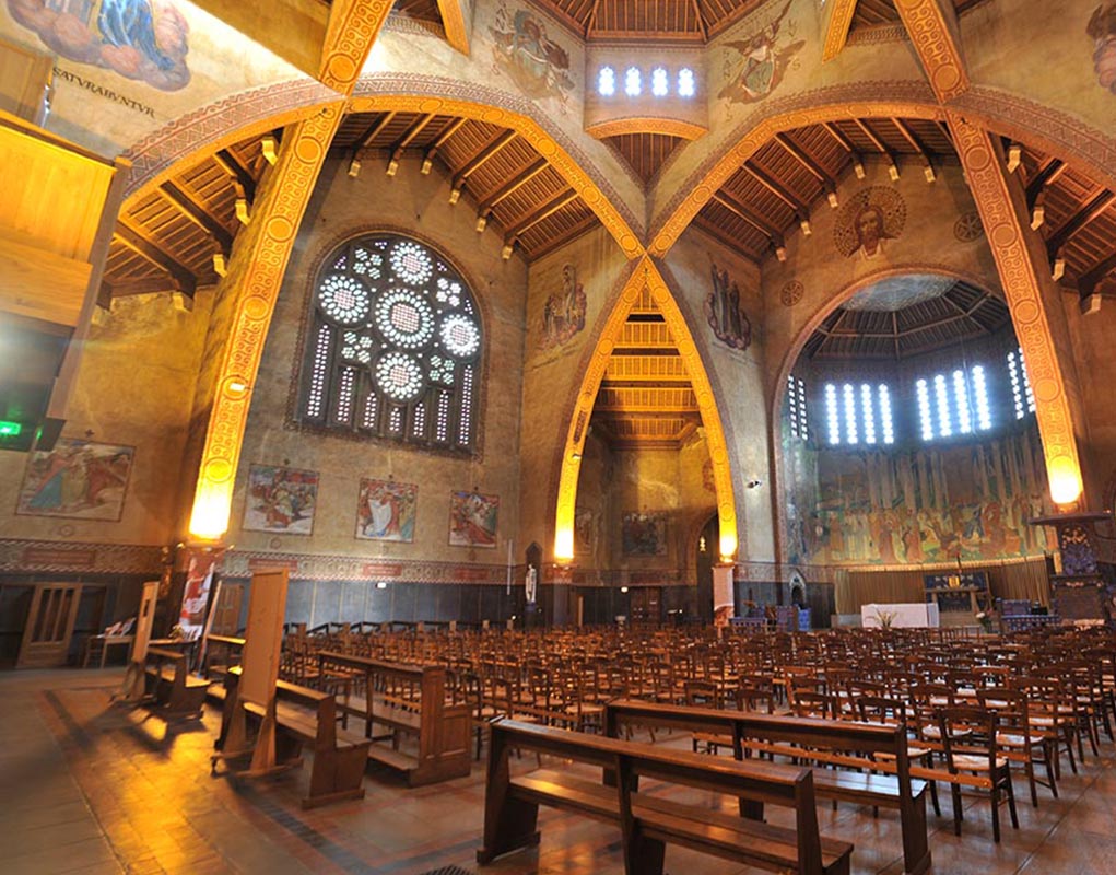 Décor intérieur de l'église Saint-Louis