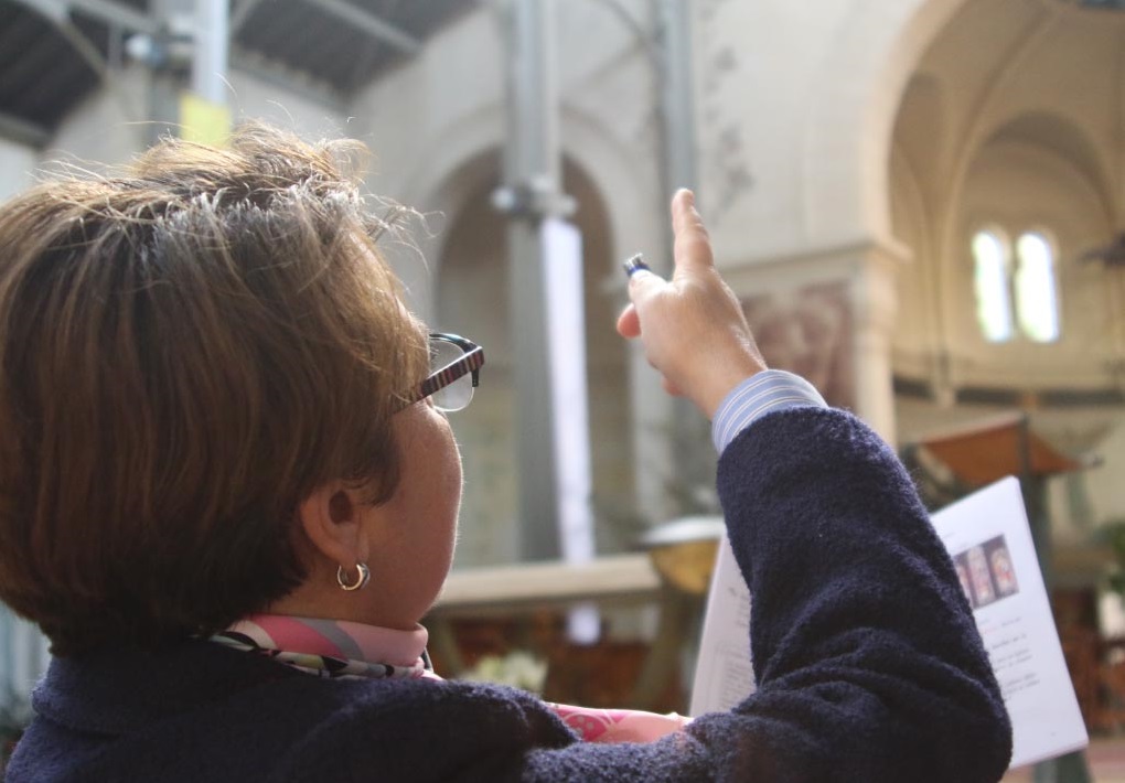 Accompagner les visiteurs non prosélyte mais en donnant le sens chrétien de l'édifice et des œuvres.