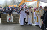 «En 2022, on bâtit une église à Montigny-Voisins-le-Bretonneux!»
