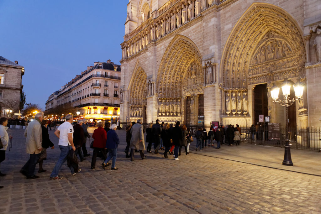 Parvis de Notre Dame