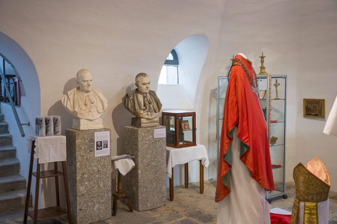 Buste du Cardinal Verdier au musée de Lacroix-Barrez