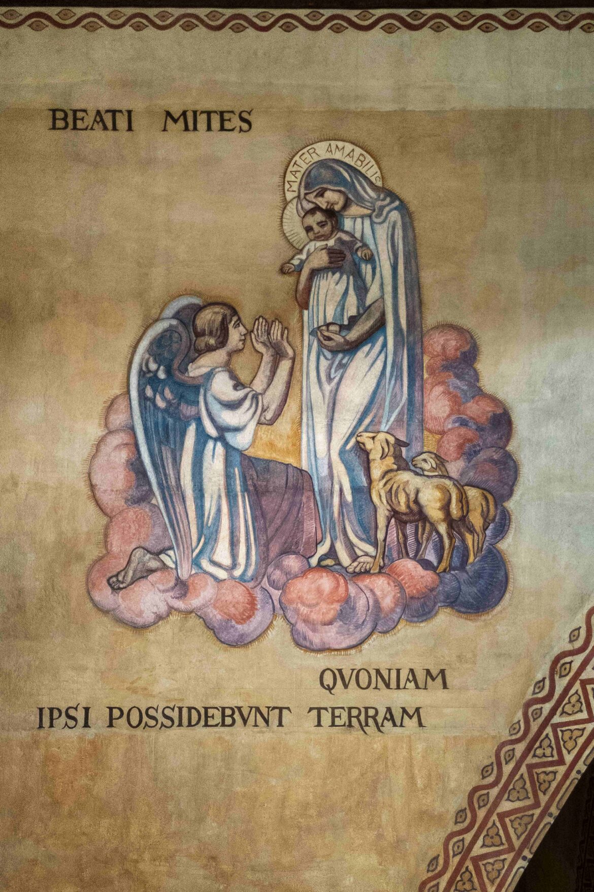 Fresque intérieure des béatitudes restaurées