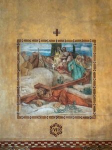 Station restaurée du chemin de croix de Saint-Louis de Vincennes