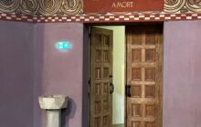 Les portes en bois du bas-côté nord de l'église restaurées