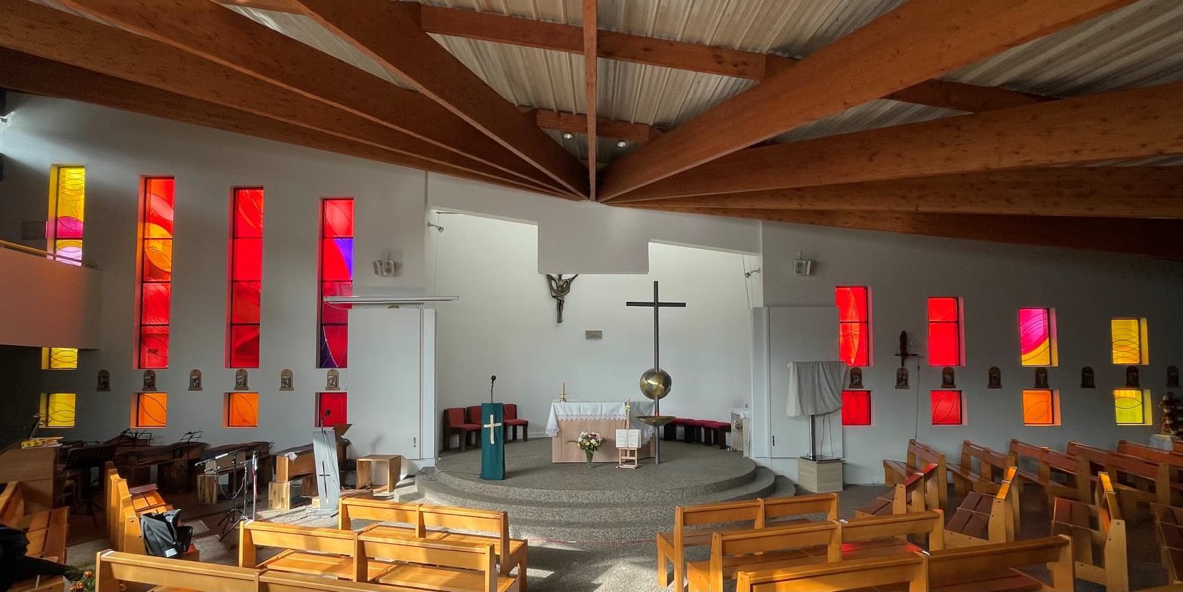 Les nouveaux vitraux de l'église Saint-Joseph des Tarterêts
