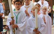Procession des enfants de choeur lors de la célébration