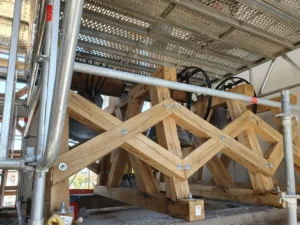 Les cloches installées dans la nouvelle église Sainte-Bathilde à Chelles