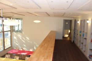 Le palier-bibliothèque du Village Notre Dame de Boulogne