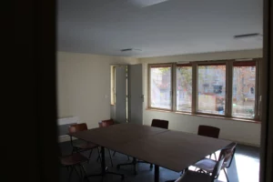 A l'étage, un espace est réservé pour les scouts de la paroisse Notre Dame de Boulogne