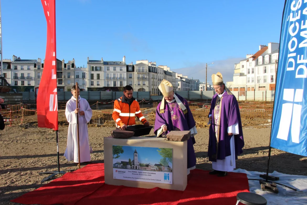 Serris (77) – Premières pierres de la future église Saint-Colomban