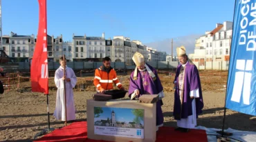 Serris (77) – Premières pierres de la future église Saint-Colomban