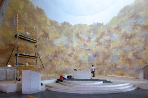 La fresque géante de Saint-Joseph-le-Bienveillant en cours de réalisation par Augustin Frison-Roche