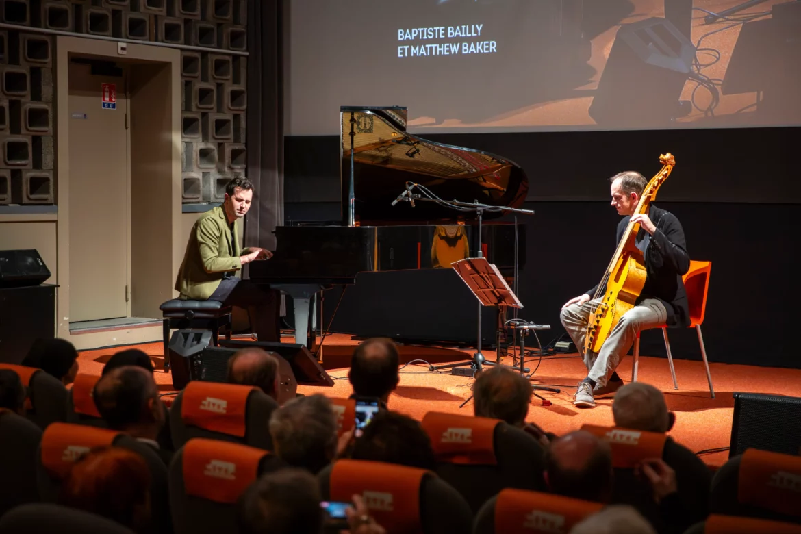 Intermèdes musicaux de Jean-Baptiste Bailly et Matthew Baker