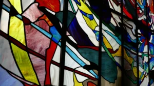 Détail du vitrail de Saint-François de Sales à Clamart