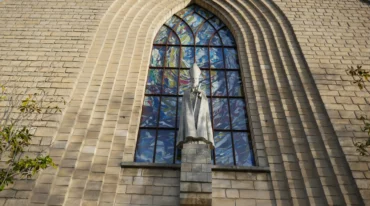 Saint François de Sales (92) – Le nouveau vitrail dévoilé !