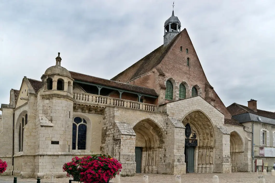 Rénovation et réaménagement des salles paroissiales de Provins (77)