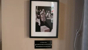 Photographie du cardinal Verdier dans l'église Saint François de Sales de Clamart