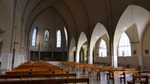 Vue intérieure de Saint François de Sales de Clamart