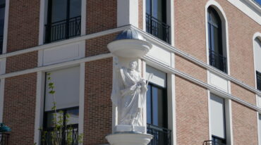 Visite de chantier : construire la future église Saint-Colomban à Serris (77)