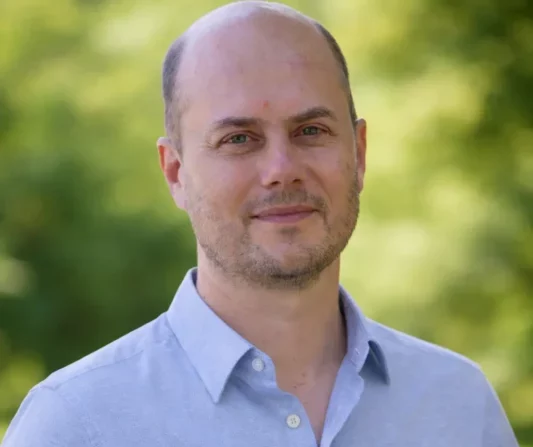 « S&rsquo;engager au service de l&rsquo;œuvre » – Alexandre Filleteau, directeur des Chantiers du Cardinal