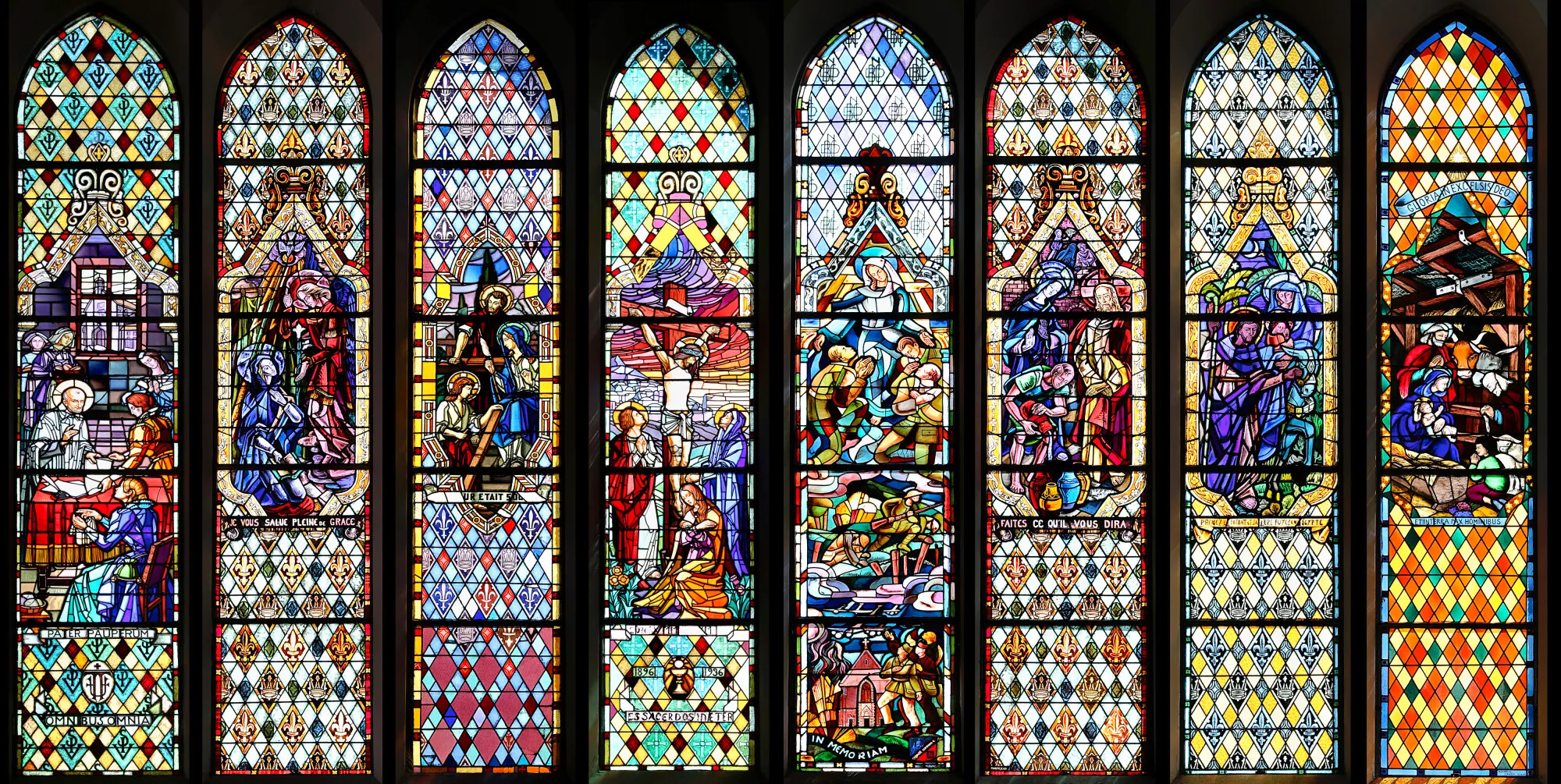 8 vitraux de Notre Dame du Bon Conseil