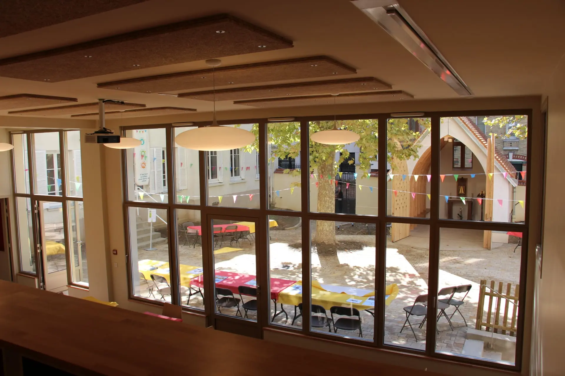 vue de la cour du patronage de Boulogne