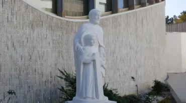 Une visite à la nouvelle église Saint-Joseph-le-Bienveillant (78)