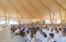 Assemblée réunion pour la consécration