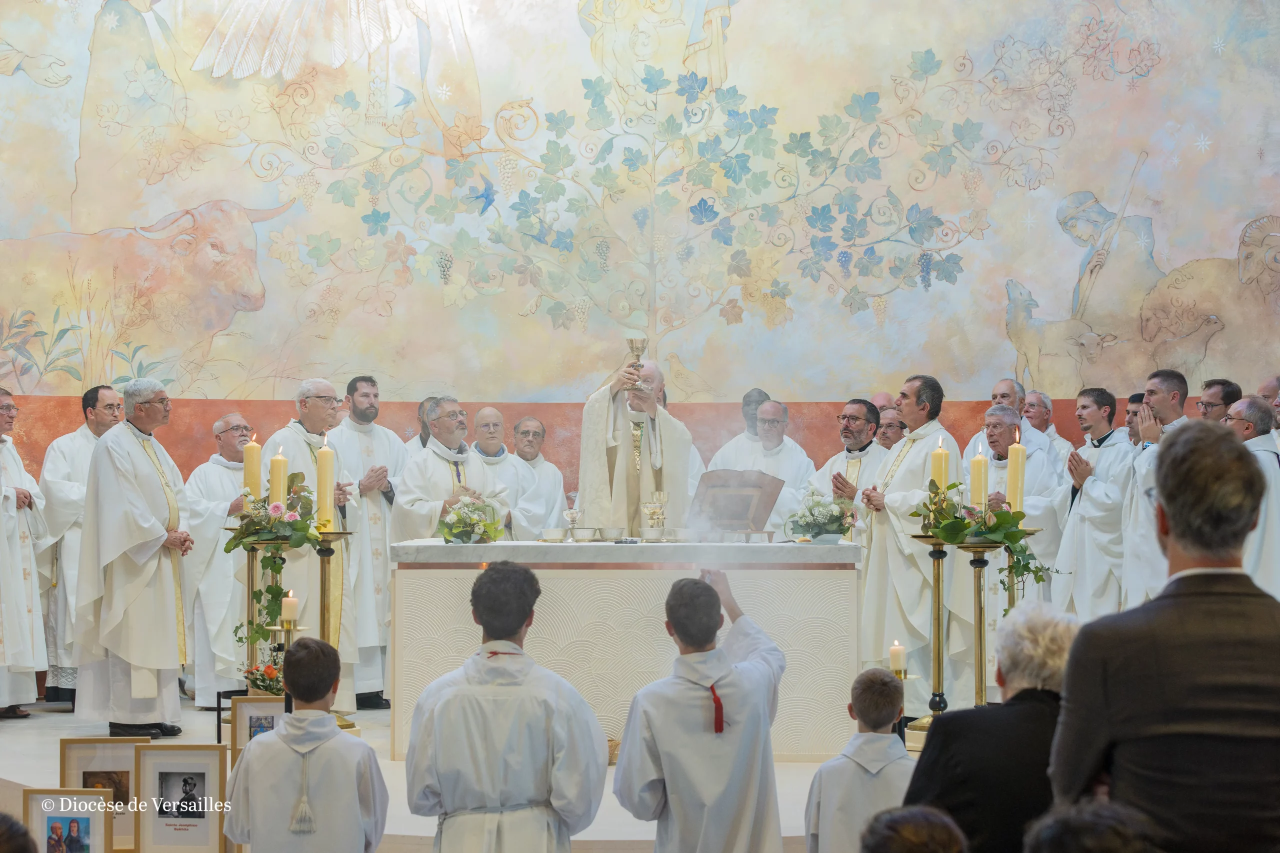 Images lors de la messe de consécration