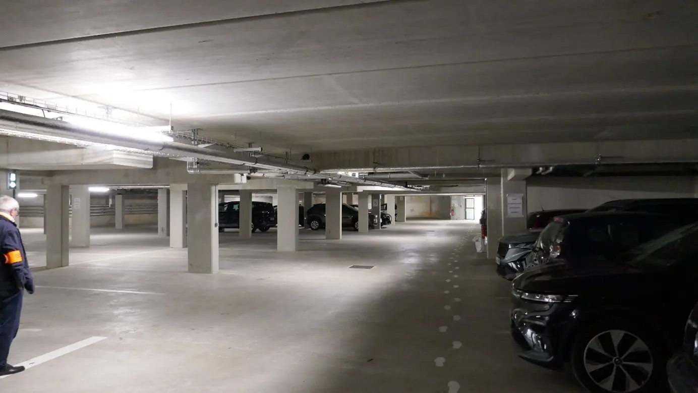Le parking sous l'église